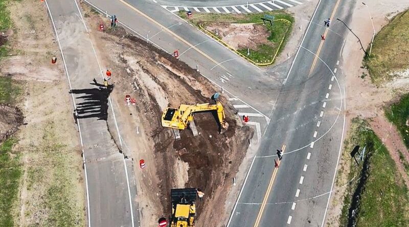 Construyen las rotondas en la RP5 en los ingresos a Villa del Dique y Villa Rumipal Construyen las rotondas en la RP5 en los ingresos a Villa del Dique y Villa Rumipal