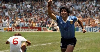 A 40 años de la obra máxima de Maradona ante Inglaterra A 40 años de la obra máxima de Maradona ante Inglaterra