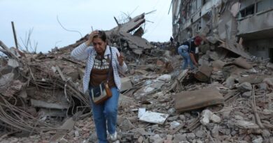Asciende a 1.943 la cifra de muertos y a 10.571 los heridos por los terremotos en Venezuela Asciende a 1.943 la cifra de muertos y a 10.571 los heridos por los terremotos en Venezuela
