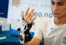 Estudiantes cordobeses crean una mano robótica para rehabilitación de personas con Parkinson y artritis